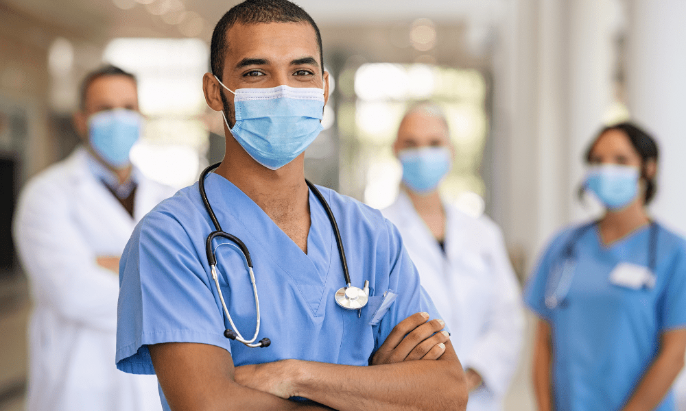 médicos preocupados com as responsabilidades de um médico